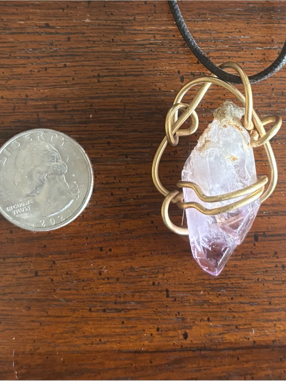 Kasuko Oshima amethyst crystal gold wire pendant.